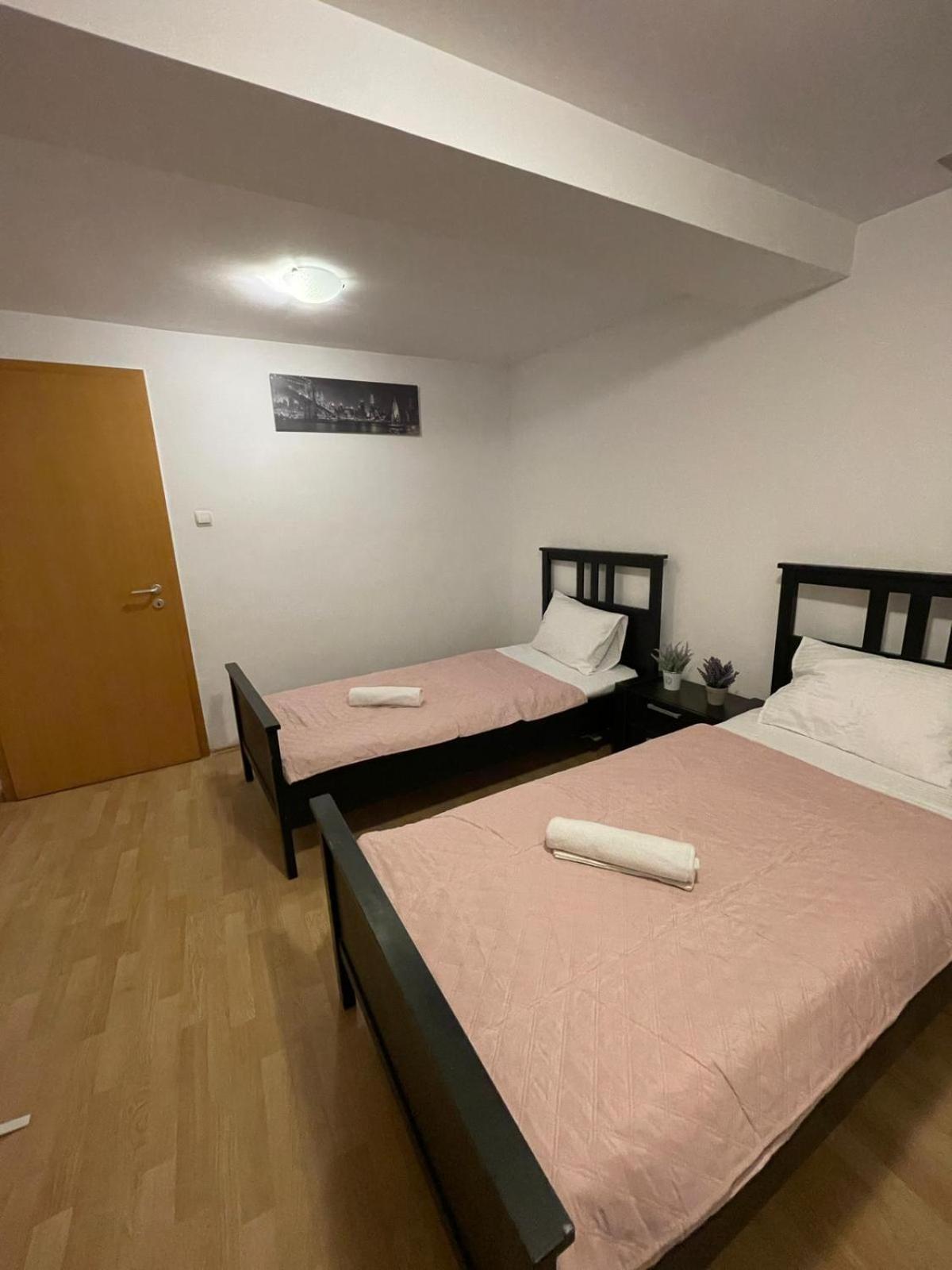Mossapartments Bukarest Eksteriør billede